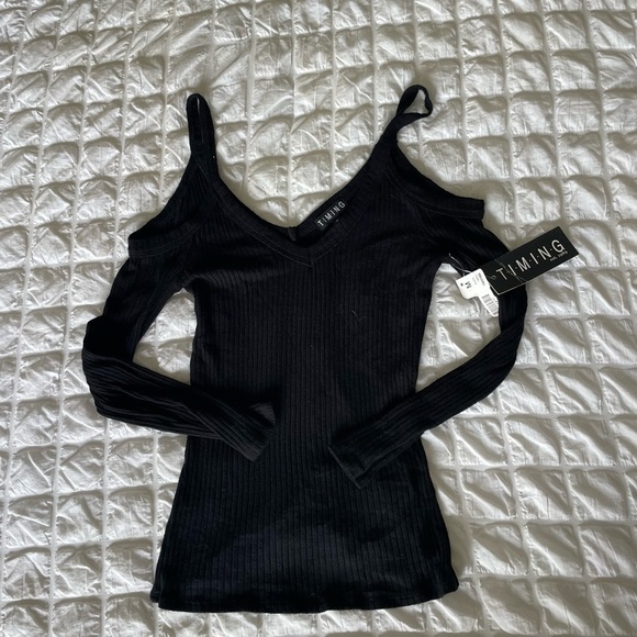 Timing Black Ribbed Cut Out Top - Picture 1 of 4
